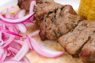 pembe soğan ile Barbekü