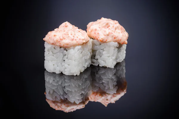 醤油と魚のロール寿司 — ストック写真