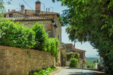 Akdeniz yeşil eski köy sokak