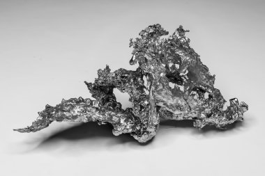 Siyah beyaz katılaşmış bir metal closeup