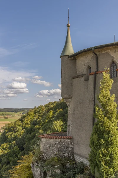 Castillo de Lichtenstein y edificio auxiliar con torre —  Fotos de Stock