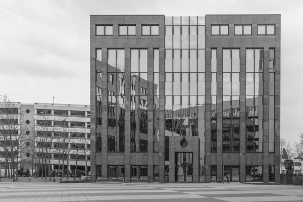 Arquitectura Imagen de un edificio de negocios en Ratisbona — Foto de Stock