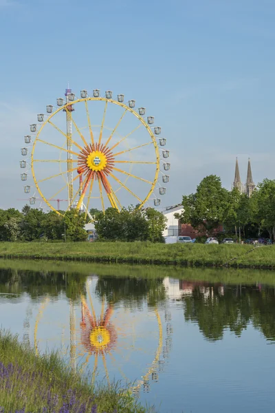 Volksfest mit Riesenrad in Regensburg — Stockfoto