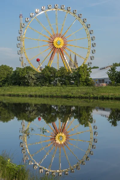 Volksfest mit Riesenrad in Regensburg — Stockfoto