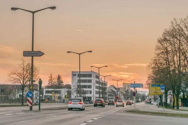 Rua em Regensburg durante o pôr do sol — Fotografia de Stock
