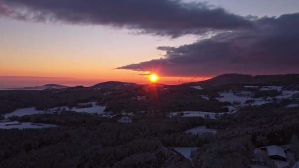 Pomalu Stoupající Záběry Západu Slunce Zimě Sněhem Ledem Výhledem Rusel — Stock video