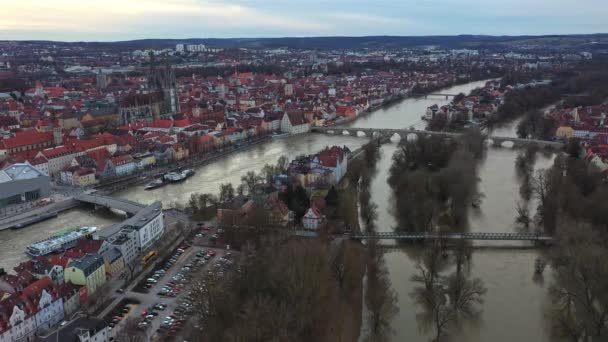 Footage Aerial Shot Drone Old Town Regensburg Flood Cathedral River — Stock Video