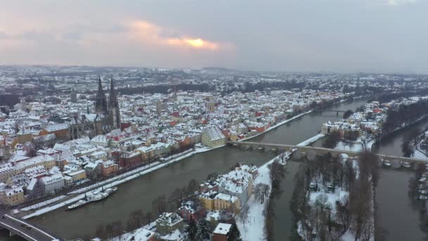 Πλάνα Από Εναέρια Λήψη Drone Της Παλιάς Πόλης Regensburg Καθεδρικό — Αρχείο Βίντεο