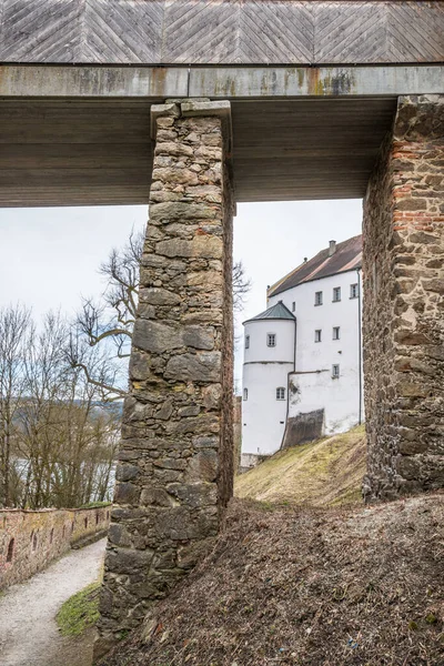 德国帕索三座河流城市的法斯特奥伯豪斯要塞 有中世纪城堡庭院 建筑物和防御工事 — 图库照片