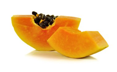 Papaya yakın kadar izole üzerinde beyaz arka plan