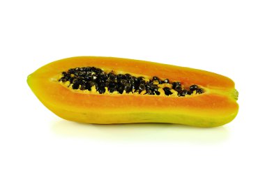Papaya yakın kadar izole üzerinde beyaz arka plan