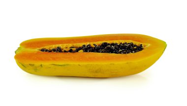 Papaya yakın kadar izole üzerinde beyaz arka plan