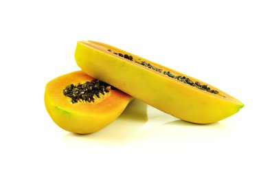 Papaya yakın kadar izole üzerinde beyaz arka plan