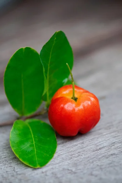 Acerola Cherry Ovoce Zblízka Bílém Pozadí — Stock fotografie