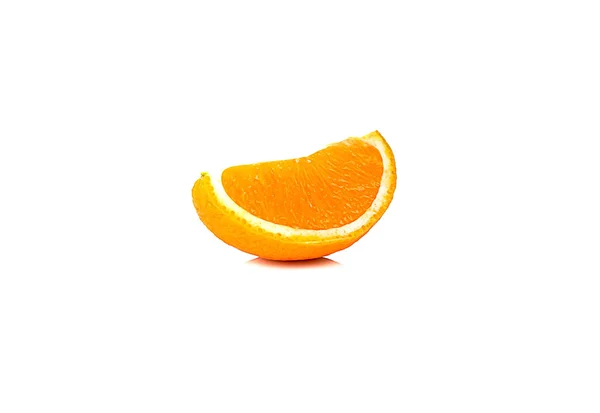 Laranja isolada sobre fundo branco — Fotografia de Stock