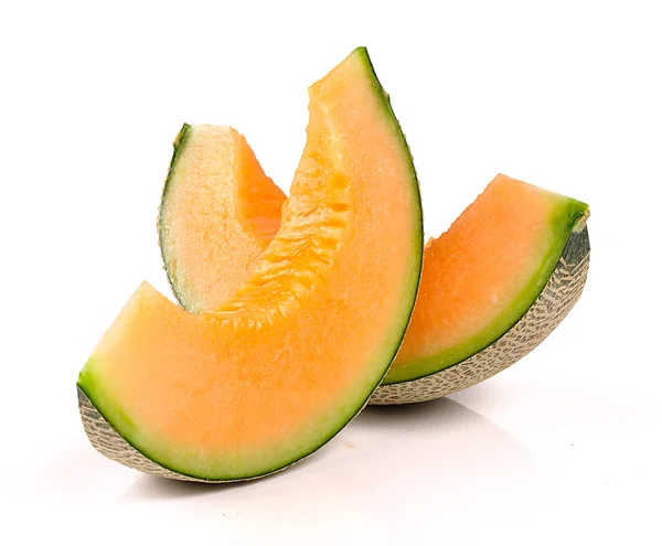 Kavun beyaz arkaplanda izole edildi