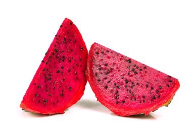 Beyaz arka planda ejderha meyveleri izole