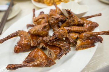 Çince kavrulmuş güvercin tarz