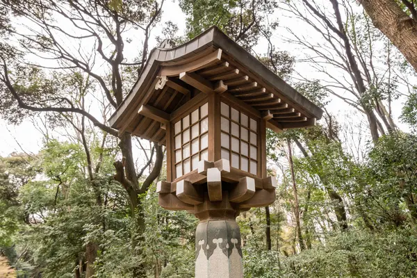 Lanterna de jardim japonês — Fotografia de Stock