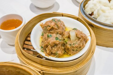 Çin geleneksel yemekleri Dim Sum veya leziz çaça yemekleri