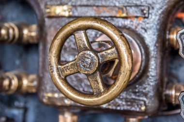 Demiryolu buhar makinesinin mekanik parçalarını kapat