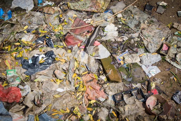 Umweltprobleme Bevölkerung Lässt Weggeworfenen Müll Zurück — Stockfoto
