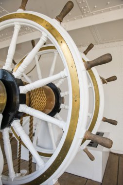 Vintage direksiyonda beyaz gemi güverte gemi