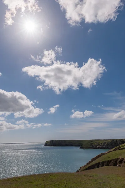 Blue sky and coast line — Stock Photo, Image