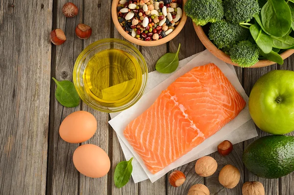 Sağlıklı ürün yelpazesi. Dengeli beslenme kavramı.