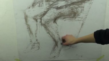 Çıplak kadının alt kısmının hızlı gevşek bir kroki çizim