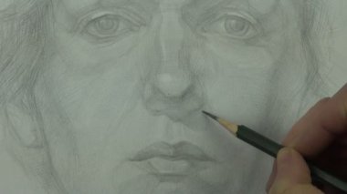 Grafit kalem ile genç modelin burnunun çizim