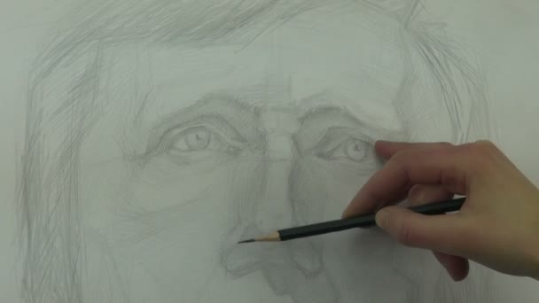 Zeichnung einer Studie des rechten Auges und der Nase eines alten Mannes mittleren Alters mit Graphitstift — Stockvideo