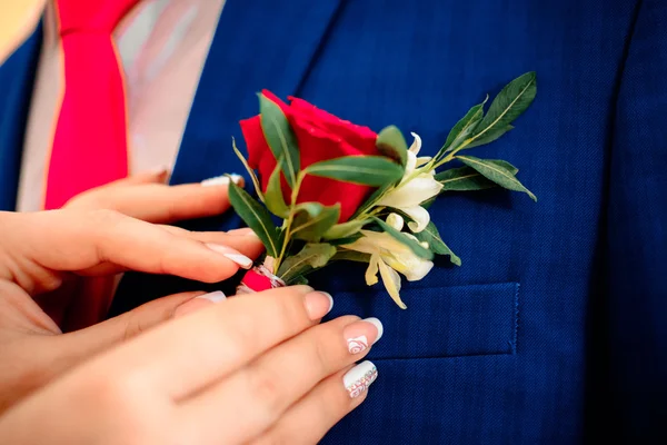 Vestidos de novia novio boutonniere . — Foto de Stock