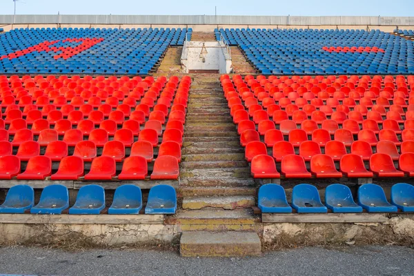 Estádio vazio abandonado . — Fotografia de Stock