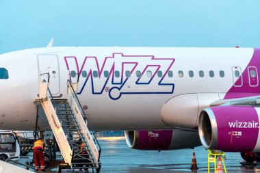 Catania, İtalya - 11 Mayıs 2019: Wizz Air uçakları, Wizz Air olarak stilize edilmiştir.