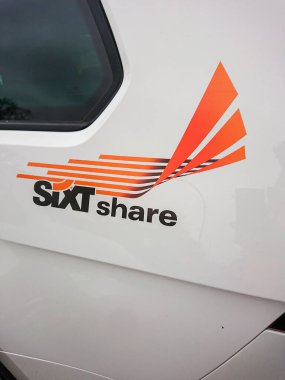 Berlin, Almanya - 21 Mart 2019: SIXT hisse otomobil paylaşım servisi logosu