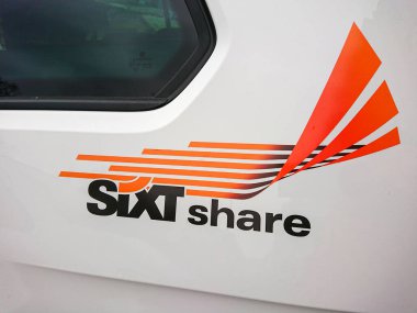 Berlin, Almanya - 21 Mart 2019: SIXT hisse otomobil paylaşım servisi logosu