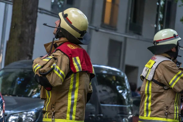 Zwickau, Germany. 23rd Apr, 2023. Firefighters wearing breathing