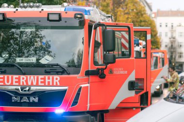 Berlin, Almanya - 15 Kasım 2020: Alman itfaiye aracı
