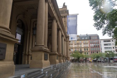 Frankfurt am Main, Almanya - 28 Haziran 2020: IHK Frankfurt am Main 'in dış cephesi, Sanayi ve Sanayi Odası için İngilizce