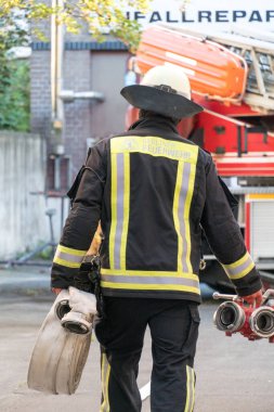 Berlin, Almanya - 6 Ağustos 2020: Berliner itfaiyecileri iş başında