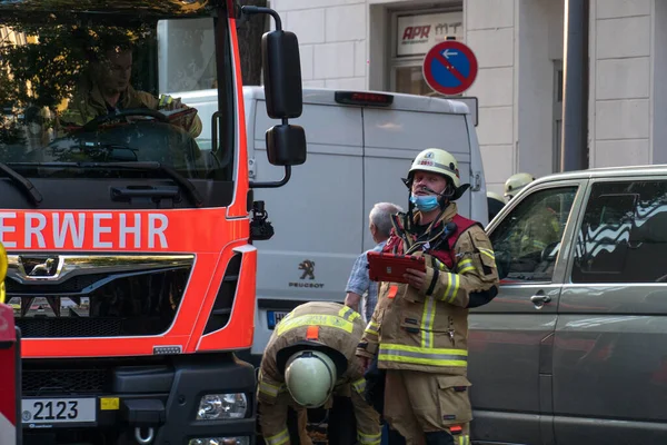 Berlin Allemagne Août 2020 Pompier Des Pompiers Berlinois Travail Portant — Photo