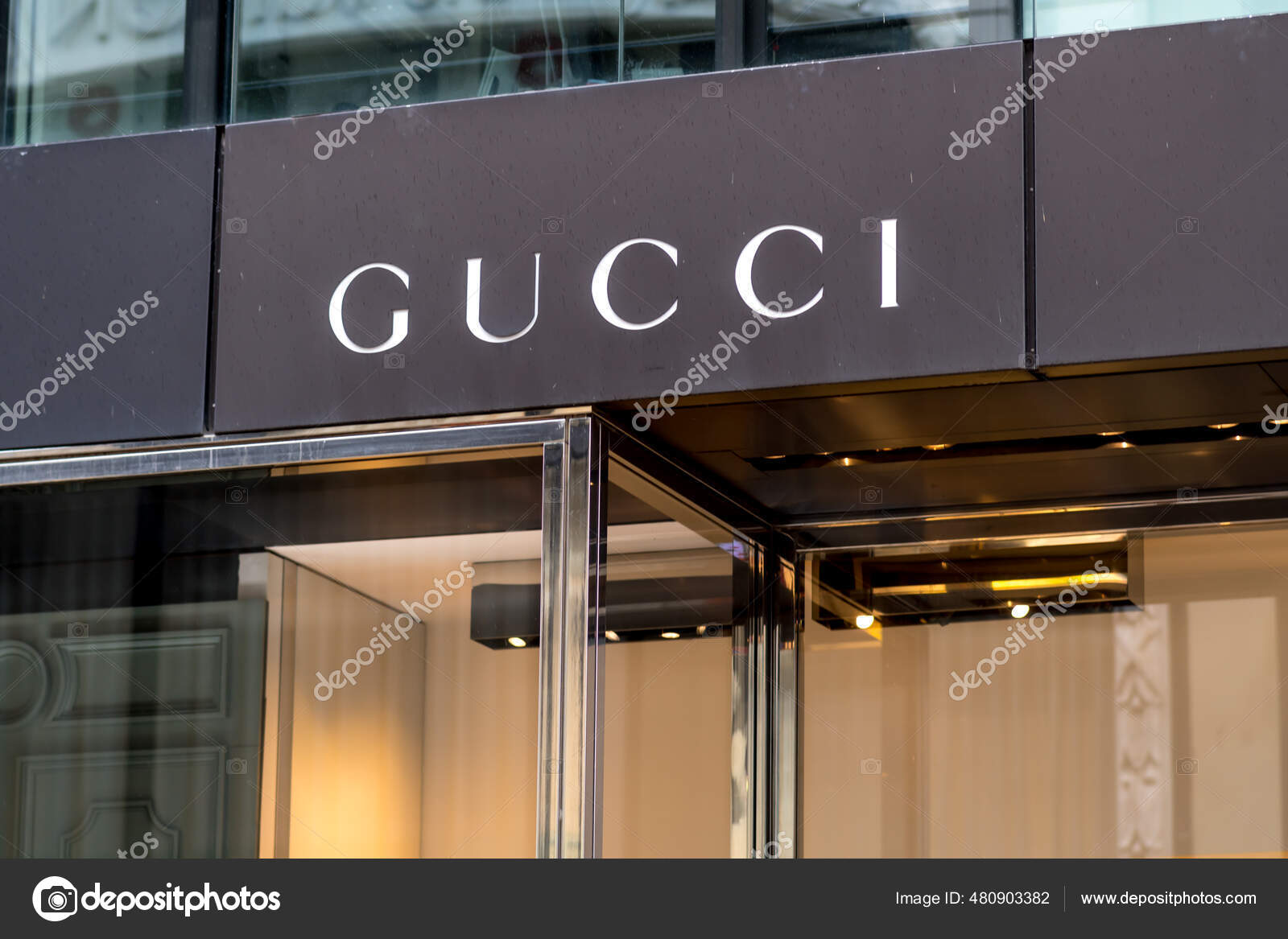 Senatet Pirat grave Hamburg Germany March 2021 Gucci Boutique Gucci Italian Luxury Brand –  Stock Editorial Photo © info.cineberg.com #480903382