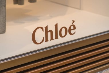 Hamburg, Almanya - 28 Mart 2021: Chlo Amblemi, Gaby Aghion tarafından kurulan Fransız lüks moda evi