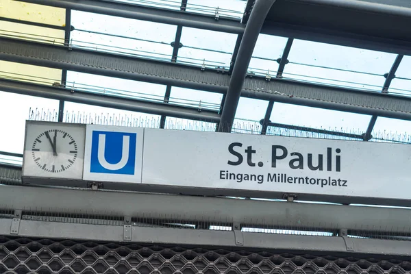 Hamburg Tyskland Mars 2021 Stationen Pauli Bahn Skyltar — Stockfoto