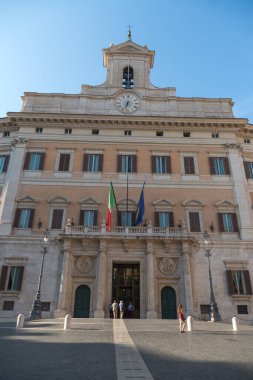 Roma, İtalya - 19 Temmuz 2019: Palazzo Montecitorio Sarayı, İtalyan Milletvekilleri Meclisi