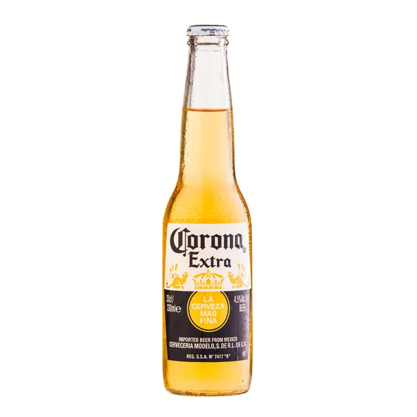 Corona Extra Botella Cerveza Coloca Mesa Vidrio Aislado Blanco Volgograd — Foto de Stock