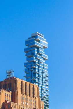 New York, New York - 18 Ekim 2017: ABD 56 Leonard Street, ABD 'nin New York eyaletinin Tribeca şehrinde Leonard Caddesi üzerinde yer alan 821 feet yüksekliğinde bir gökdelen.