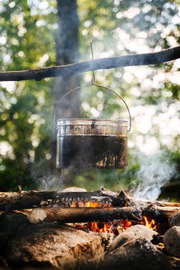 Şenlik ateşiyle ormana yürü..