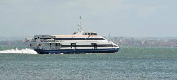 Ferry sur le Tage Lisbonne Portugal — Photo